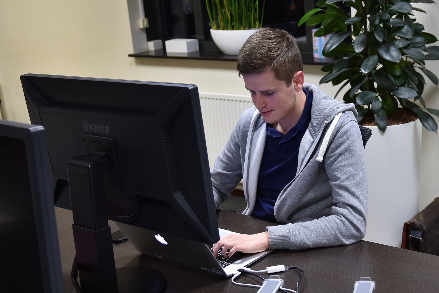 Robin Laugs aan het werk aan zijn opdracht